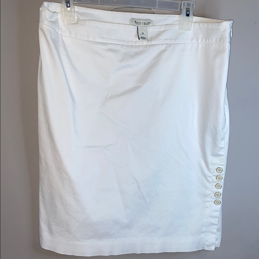 White House Black Market White Pencil Skirt Knee-Length Casual